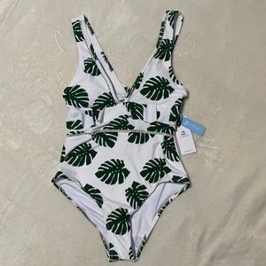 Cupshe NWT, Palm leaf, one piece bathing suit, size Medium